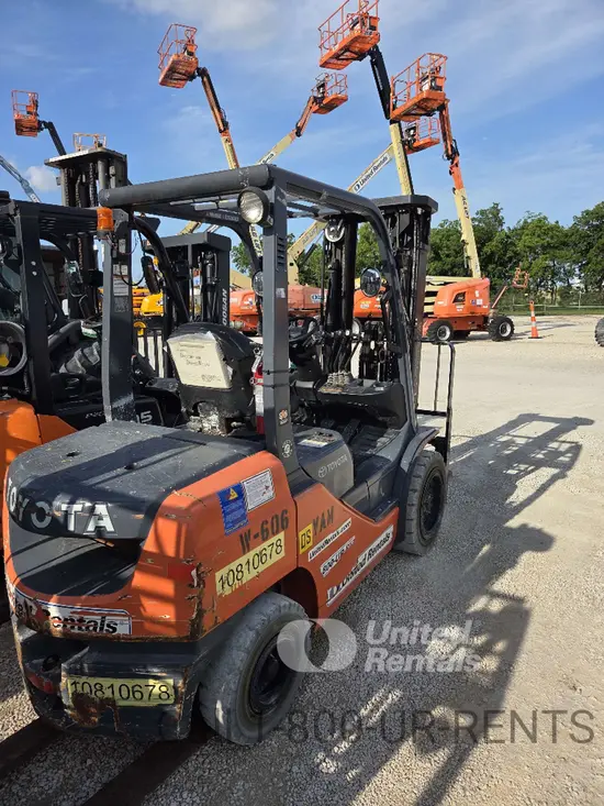 2018 Toyota 8FDU30 Warehouse Forklift