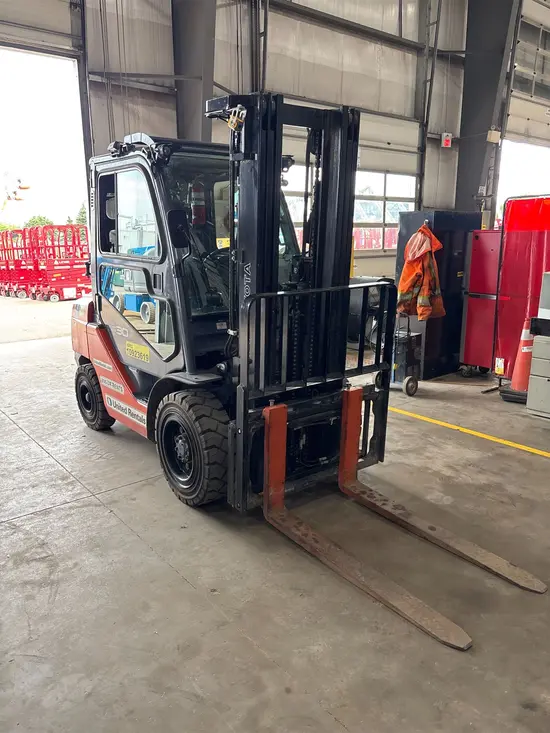 2019 Toyota 8FGU30 Warehouse Forklift