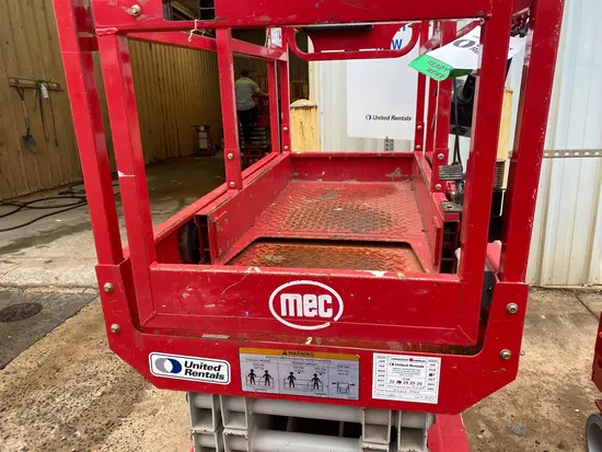 2019 MEC MICRO 19 Scissor Lift