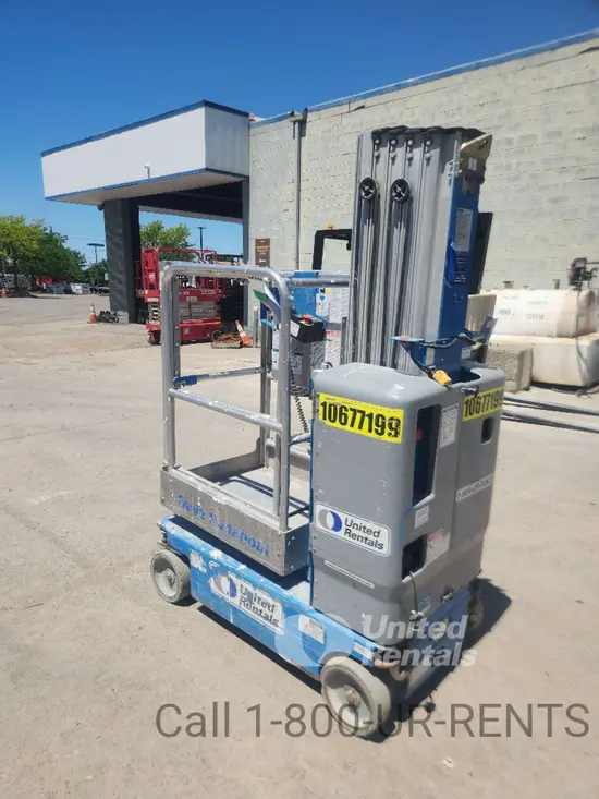 2017 Genie GR-20 Self-Propelled One-Person Lift
