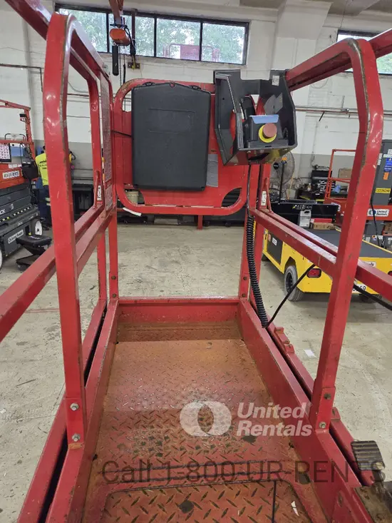 2019 MEC MICRO 19 Scissor Lift