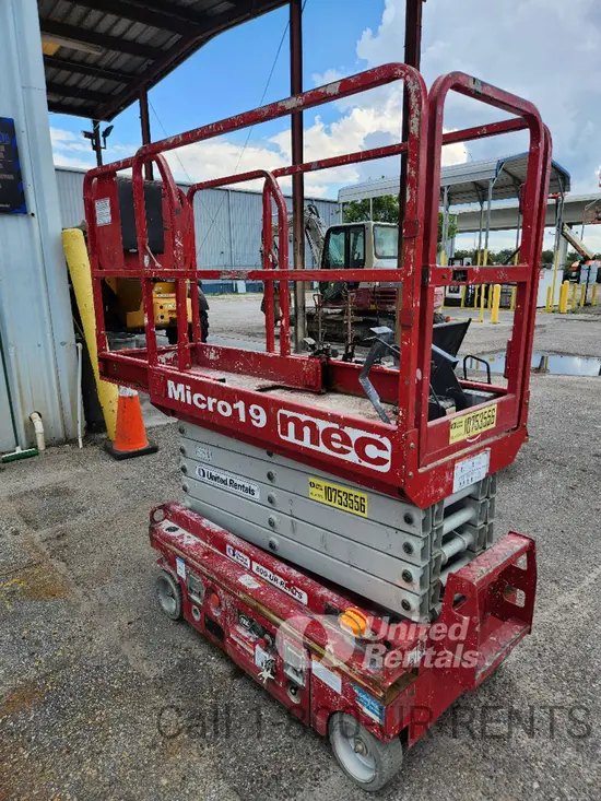2018 MEC MICRO 19 Scissor Lift