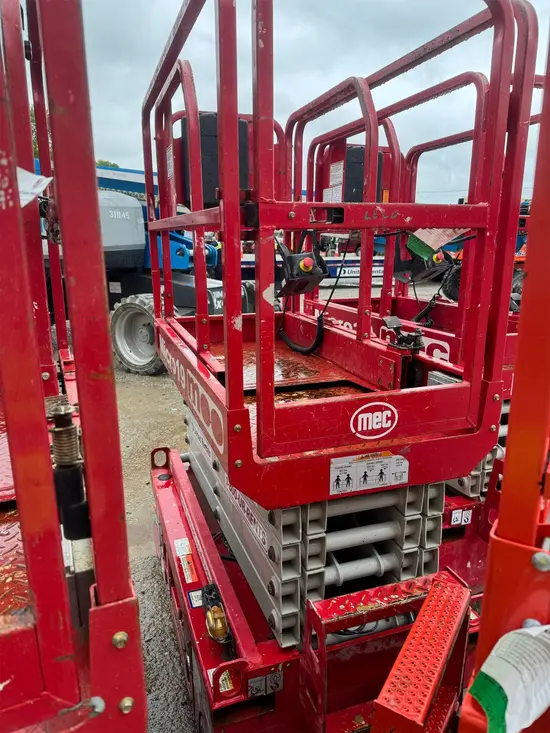 2019 MEC MICRO 19 Scissor Lift