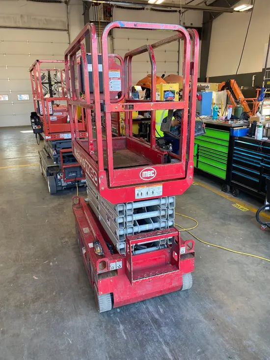 2018 MEC MICRO 19 Scissor Lift