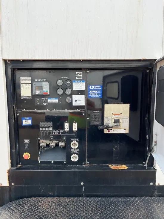 2015 Cummins C300D6R Diesel Generator