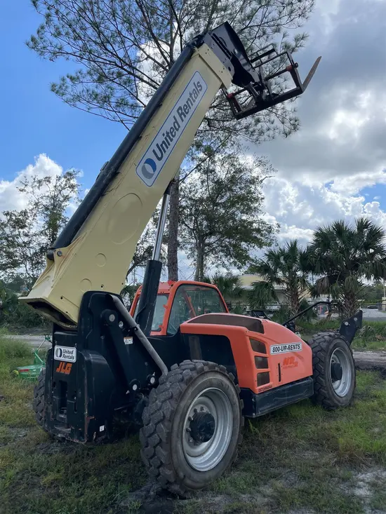 2018 JLG 1055 Forklift