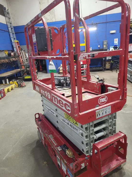 2019 MEC MICRO 19 Scissor Lift