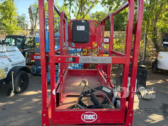 2019 MEC MICRO 19 Scissor Lift
