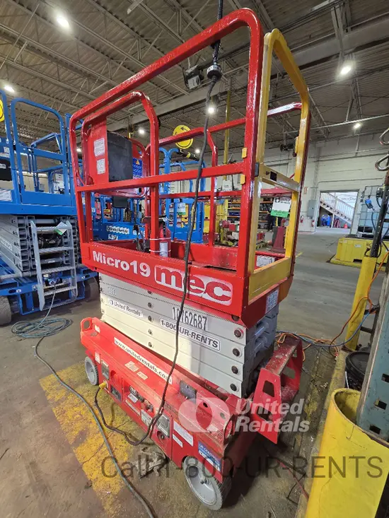 2018 MEC MICRO 19 Scissor Lift