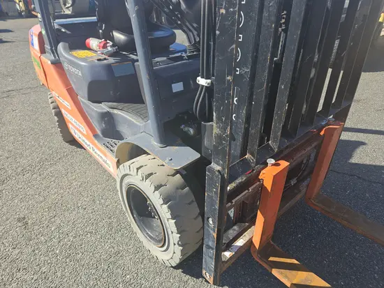 2019 Toyota 8FGU25 Warehouse Forklift