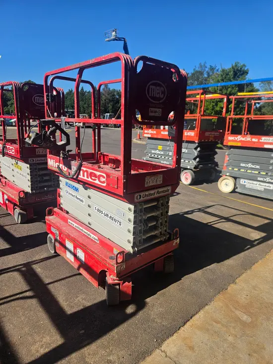 2019 MEC MICRO 19 Scissor Lift