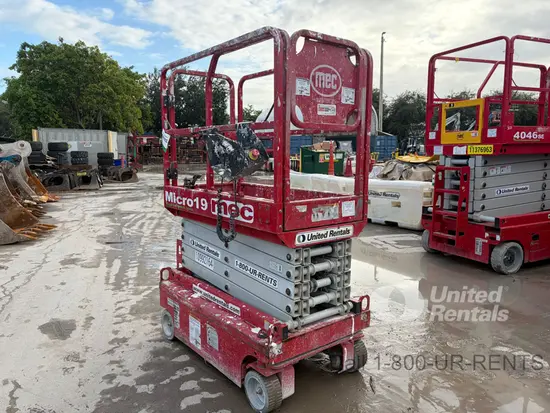 2018 MEC MICRO 19 Scissor Lift