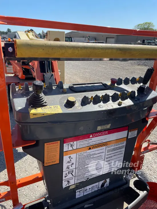 2018 JLG E450AJ Articulating Boom Lift