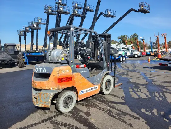 2019 Toyota 8FGU25 Warehouse Forklift