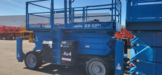 2016 Genie GS-4390 RT Rough Terrain Scissor Lift