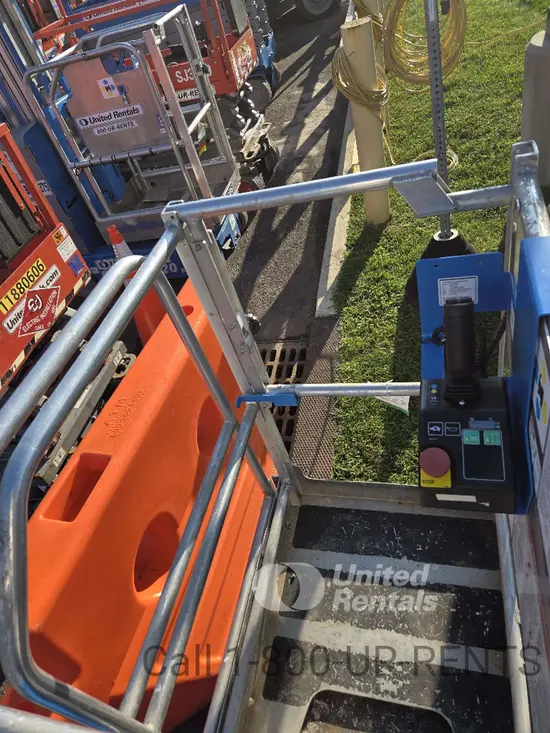 2018 Genie GR-20 Self-Propelled One-Person Lift