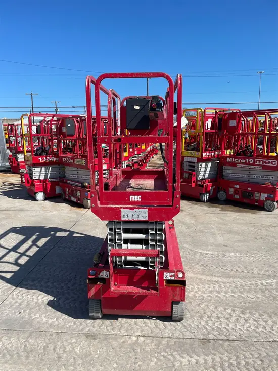 2018 MEC MICRO 19 Scissor Lift