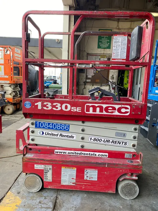 2018 MEC 1330SE Scissor Lift