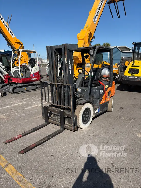 2020 Doosan G25N-7DF Warehouse Forklift