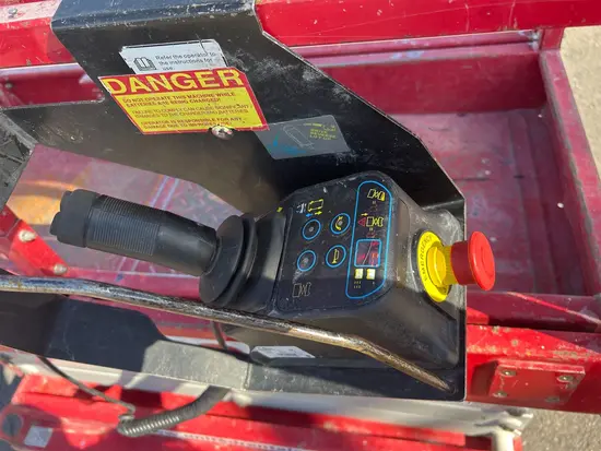 2019 MEC MICRO 19 Scissor Lift