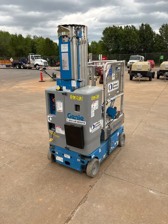 2018 Genie GR-20 Self-Propelled One-Person Lift