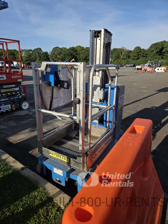 2018 Genie GR-20 Self-Propelled One-Person Lift