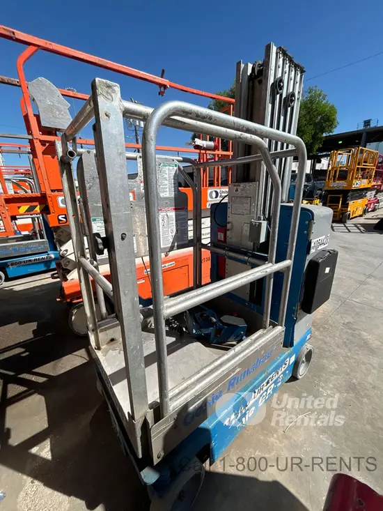 2016 Genie GR-20 Self-Propelled One-Person Lift