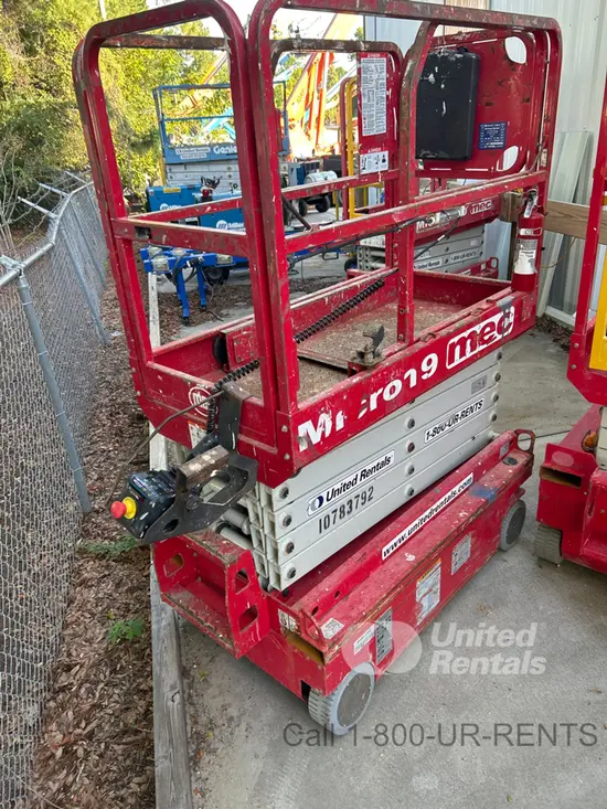 2018 MEC MICRO 19 Scissor Lift
