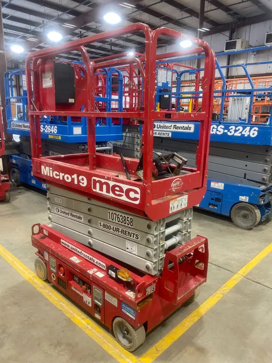 2018 MEC MICRO 19 Scissor Lift
