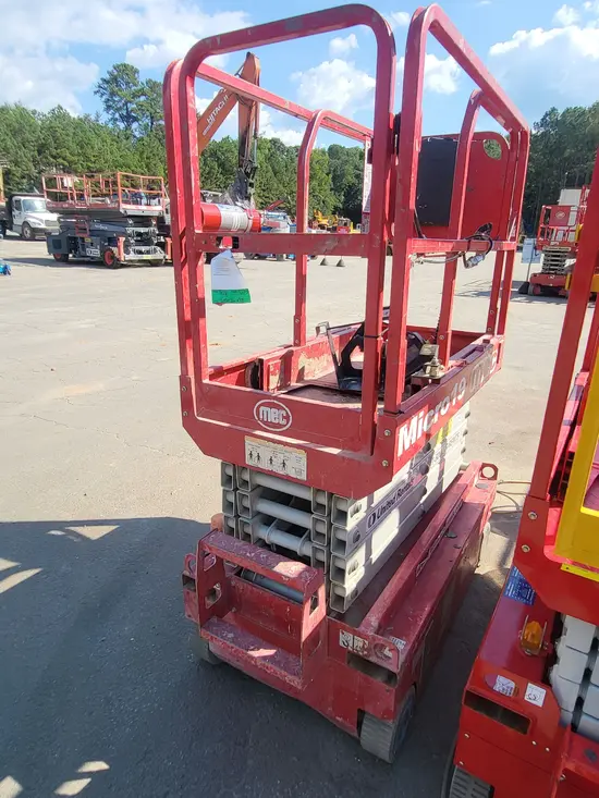 2018 MEC MICRO 19 Scissor Lift