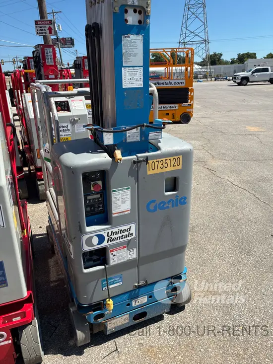 2018 Genie GR-20 Self-Propelled One-Person Lift