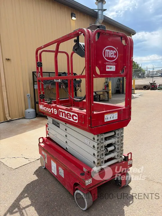 2019 MEC MICRO 19 Scissor Lift