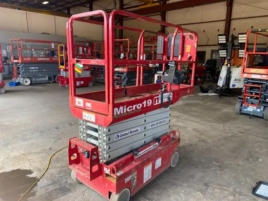 2019 MEC MICRO 19 Scissor Lift