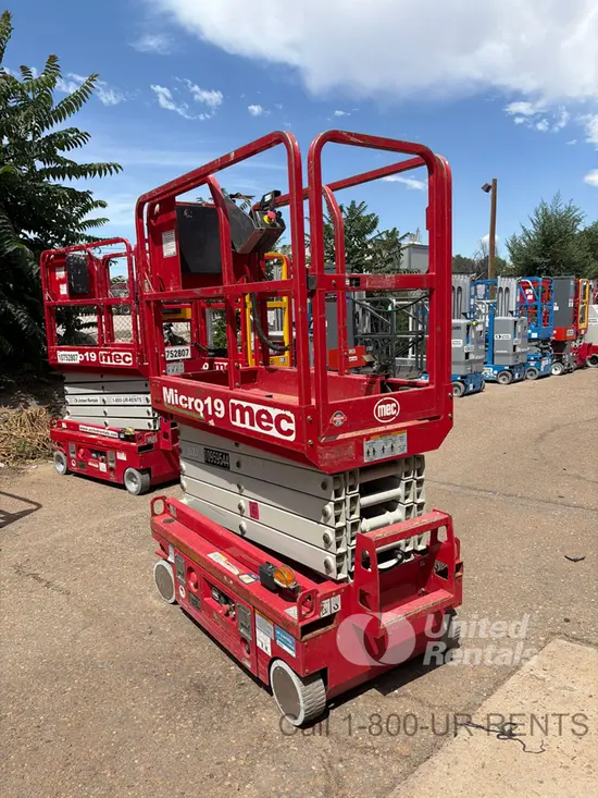 2019 MEC MICRO 19 Scissor Lift