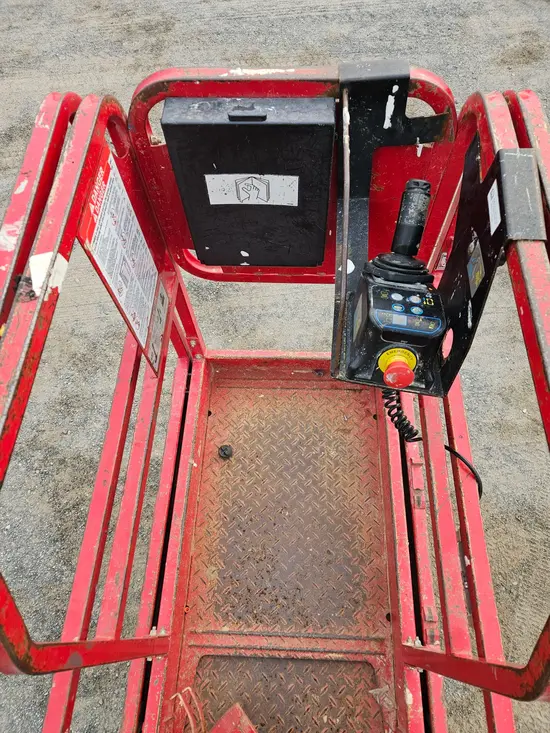 2018 MEC MICRO 19 Scissor Lift