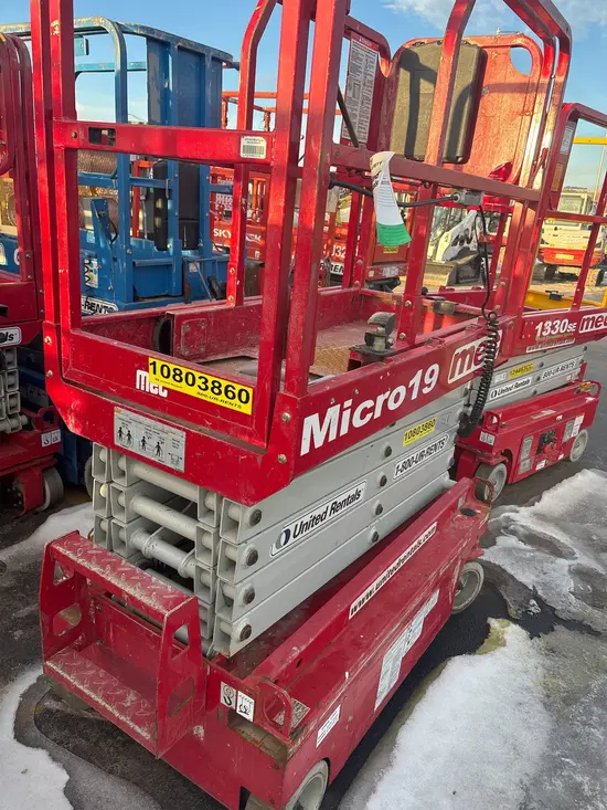 2018 MEC MICRO 19 Scissor Lift