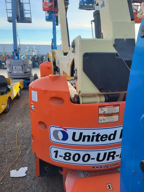 2016 JLG E400AJPN Articulating Boom Lift
