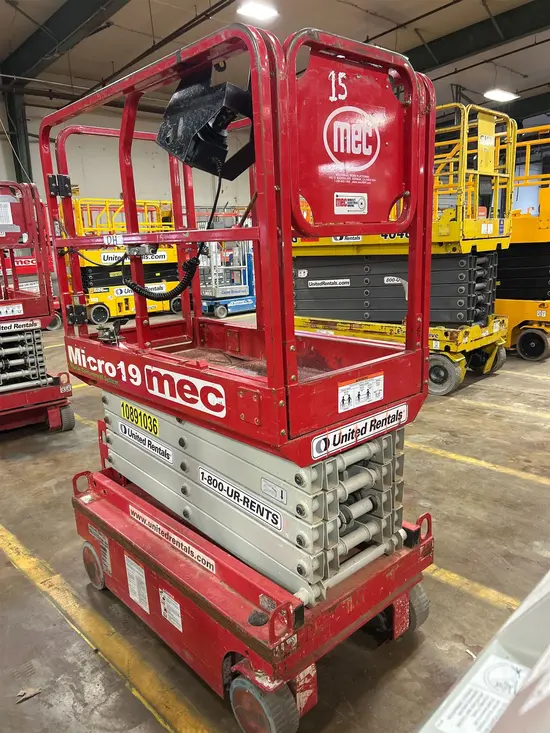 2019 MEC MICRO 19 Scissor Lift