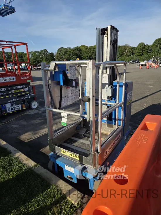 2018 Genie GR-20 Self-Propelled One-Person Lift