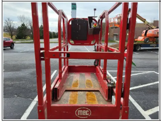 2018 MEC MICRO 19 Scissor Lift