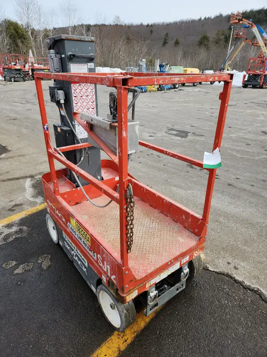 2018 Skyjack SJ12 Self-Propelled One-Person Lift