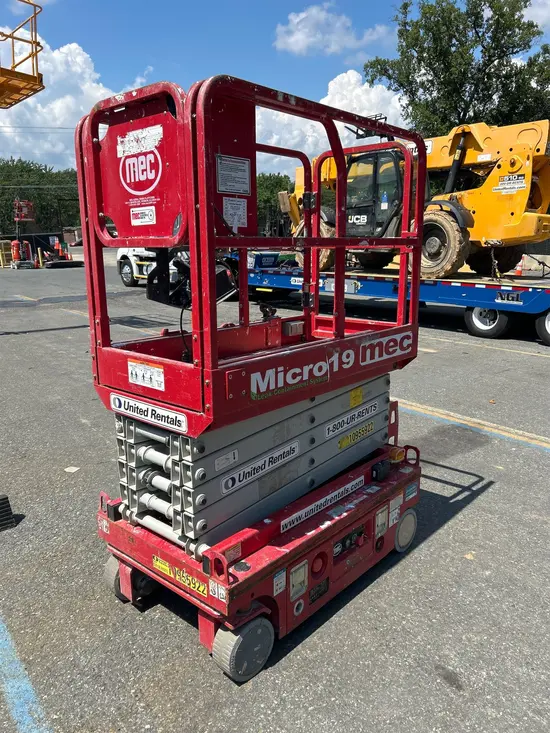 2019 MEC MICRO 19 Scissor Lift