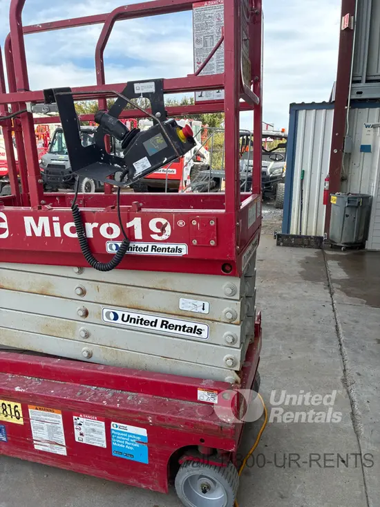 2019 MEC MICRO 19 Scissor Lift