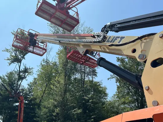 2017 JLG 800S Boom Lift