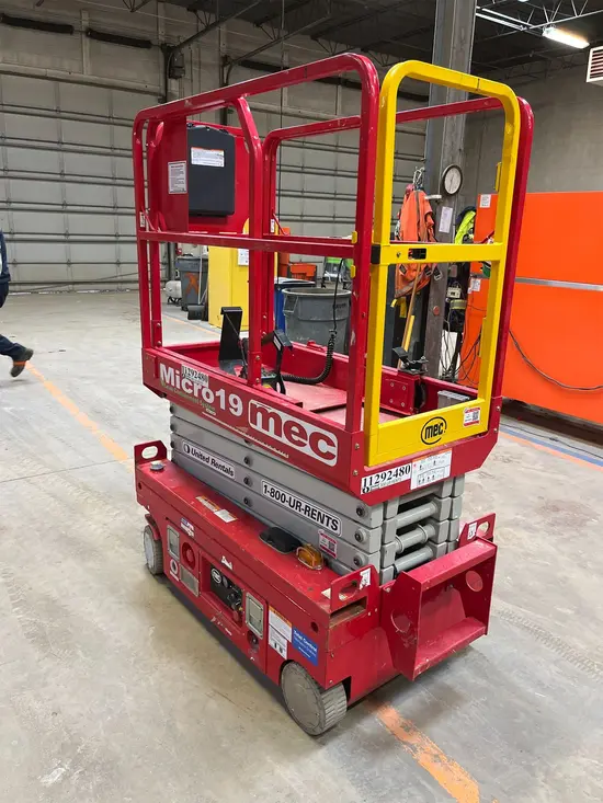 2021 MEC MICRO 19 Scissor Lift
