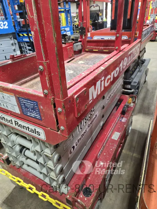 2018 MEC MICRO 19 Scissor Lift