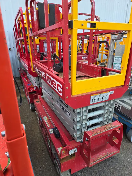 2019 MEC MICRO 19 Scissor Lift