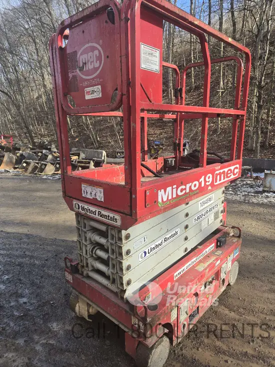 2019 MEC MICRO 19 Scissor Lift
