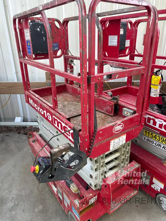 2018 MEC MICRO 19 Scissor Lift
