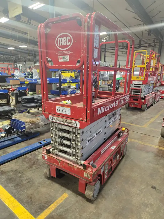 2018 MEC MICRO 19 Scissor Lift